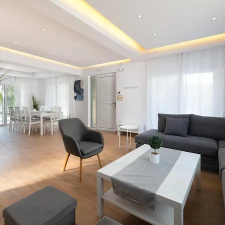 Dana Villa