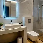 Dana Villa *